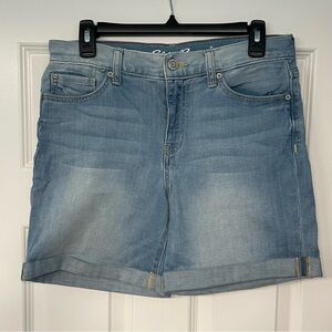 Eddie Bauer Boyfriend Fit shorts, size 2